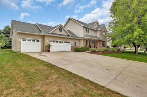 1173 Oakcrest Dr, Sauk Rapids, MN 56379-2560