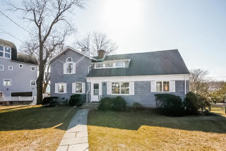 6 Nylked Ter, Norwalk, CT 06853-1716