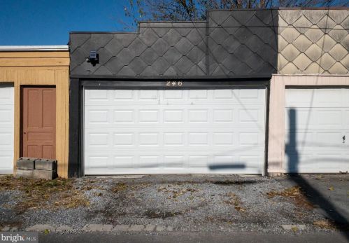 246 Ross St, Lancaster PA  17602-1940 exterior