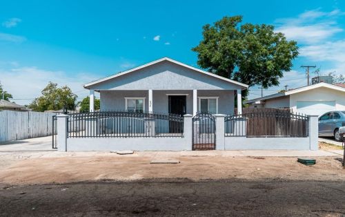 608 Benjamin St, Rialto, CA 92376-6908