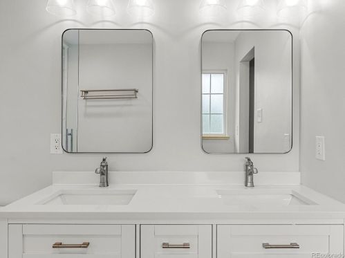 4930 Clarkson St, Englewood CO  80113-7008 exterior