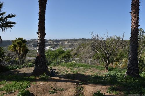 2112 Poplar Rd, Oceanside, CA 92058-2332