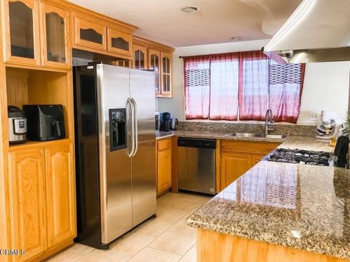 701 Yale Pl, Oxnard, CA 93033-7203