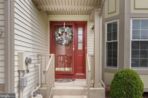 98 Sandhurst Dr, Mount Laurel, NJ 08054-6208