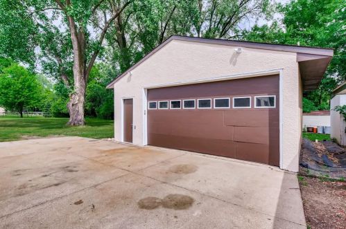 675 Hiawatha Ave, Saint Paul MN  55127-5116 exterior