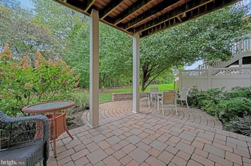 15 Leeds Ct, Lancaster PA  17602-4676 exterior