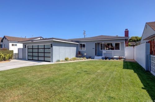 4836 140th St, Hawthorne, CA 90250-6517