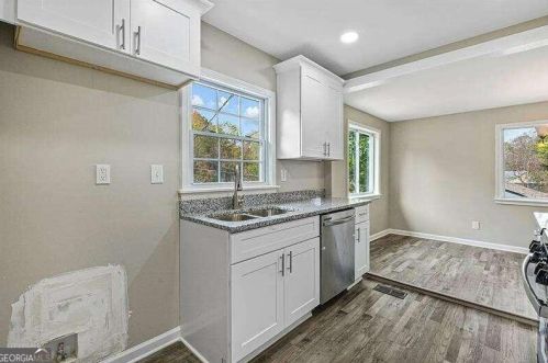 121 Dahlia Ave, Atlanta GA  30314-1207 exterior