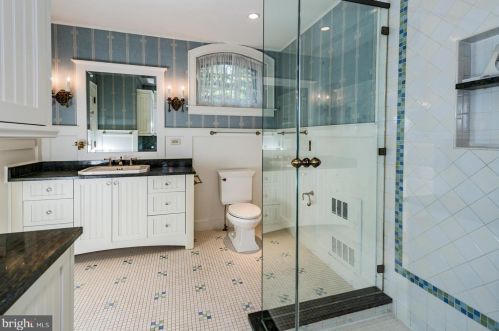 20 Greenhouse Dr, Princeton NJ  08540-4801 exterior