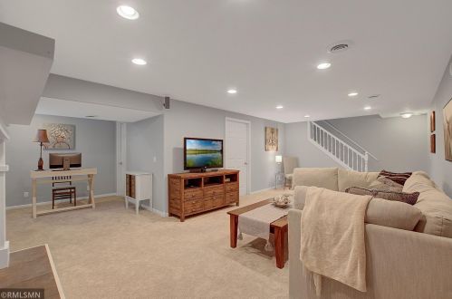 4258 Dunrovin Ln, Saint Paul MN 55123-1725 exterior