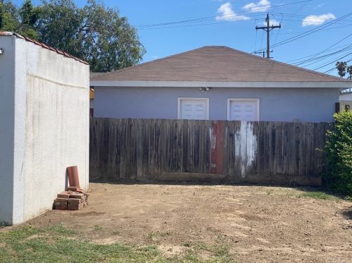 811 Zeyn St, Anaheim CA  92805-1842 exterior