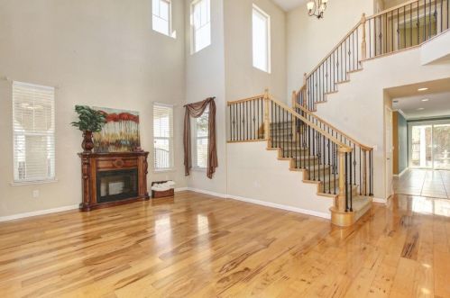 5616 Mingee Way, Elk Grove CA  95757-1647 exterior