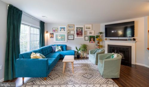 68 Cheverny Ct, Trenton NJ  08619-4716 exterior