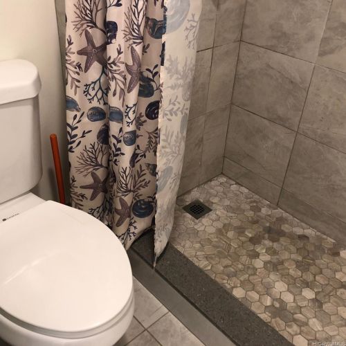 2140 Kuhio Ave, Honolulu HI  96815-2372 exterior