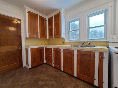 13 Blaine Ave, Augusta, ME 04330-7233