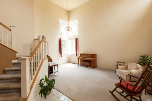 8704 Holly Leaf Dr, Windsor, CA 95492-8356