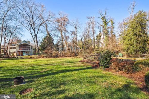 16 Severn Riv Rd, Severna Park MD 21146-4659 exterior