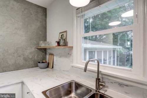 1651 Sunset Ave, Lancaster PA  17601-4355 exterior