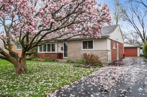 7221 Lake St, Morton Grove, IL 60053-1711