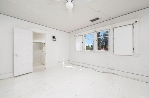 5292 Magnolia Ave, Riverside CA  92506-1248 exterior