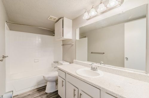 2324 Meadowbrook Gardens Dr, Fort Worth TX  76112-6150 exterior