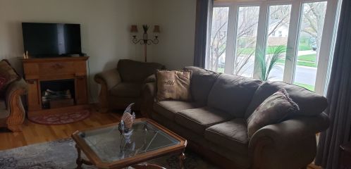 14912 Sunset Ave, Oak Forest, IL 60452-1235