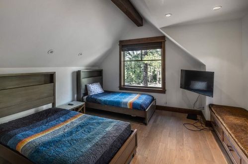 321 David Frink, Truckee CA  96161-5105 exterior