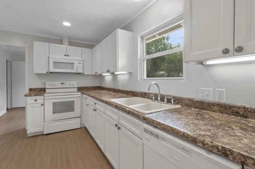 4859 Eastline Dr, Fort Worth TX  76119-4619 exterior