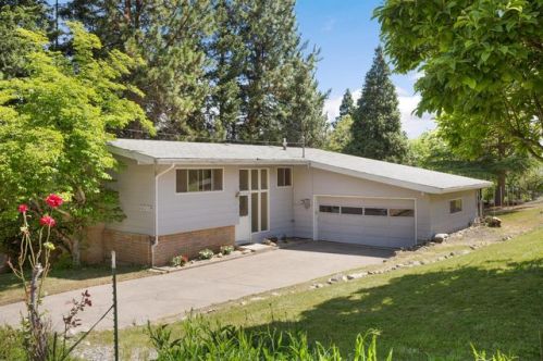 1146 Beswick Way, Ashland, OR 97520-3506