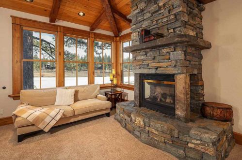 10237 Dick Barter, Truckee CA  96161-5172 exterior