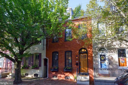 330 Mary St, Lancaster PA  17603-3329 exterior