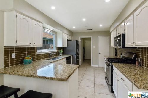 12215 Arrowwood Dr, Austin TX  78727-5868 exterior