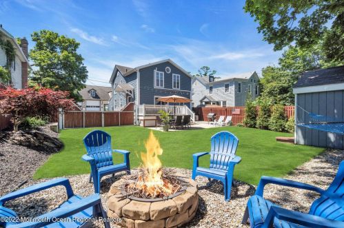 45 Center Ave, Leonardo, NJ 07737-1533