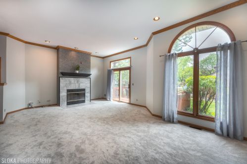 1012 Arbor Ct, Mount Prospect, IL 60056-4477