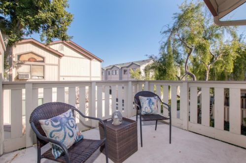 386 Coyote Creek Cir, San Jose, CA 95116-1072