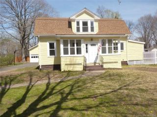 90 Berlin St, Southington CT  06489-3805 exterior