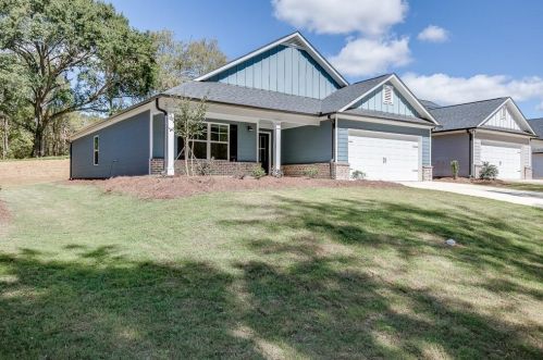 3004 Manley St, Carnesville, GA 30521-3663
