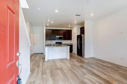 21543 59th Pl, Denver CO  80019-6614 exterior