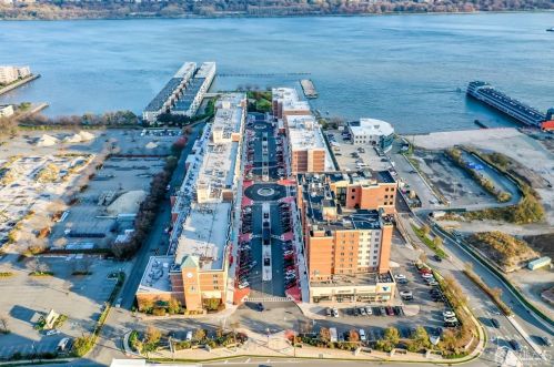 106 The Promenade, Edgewater NJ  07020-2103 exterior