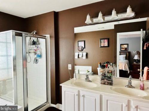 1637 Treetop Vw Ter, Silver Spring MD 20904-4213 exterior