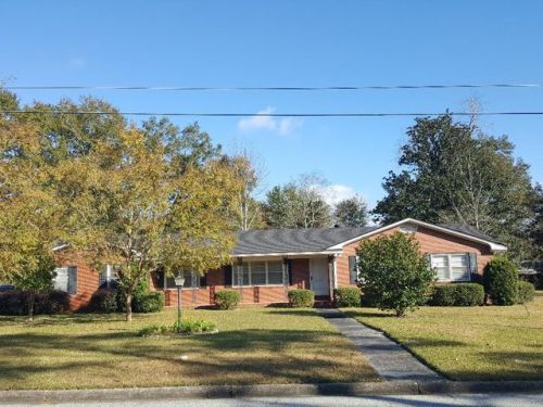 2803 Berkley Dr, Valdosta, GA 31602-1647