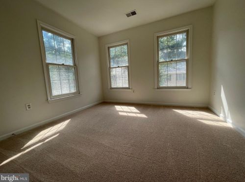 12033 Saw Ml Ct, Silver Spring MD 20902-1881 exterior