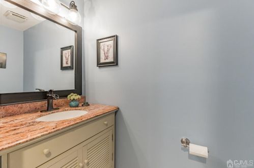 68 Sayre Dr, Princeton NJ  08540-5807 exterior