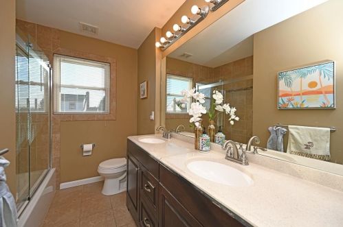 221 Harvest Ln, Cincinnati OH exterior