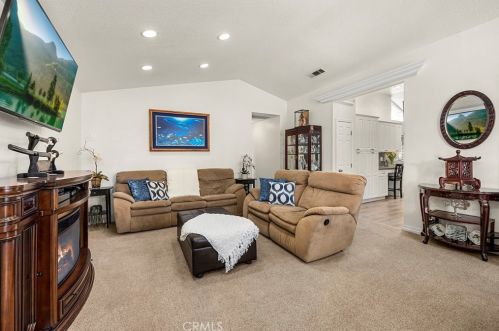 260 Brookside Ct, Anaheim CA  92808-1204 exterior