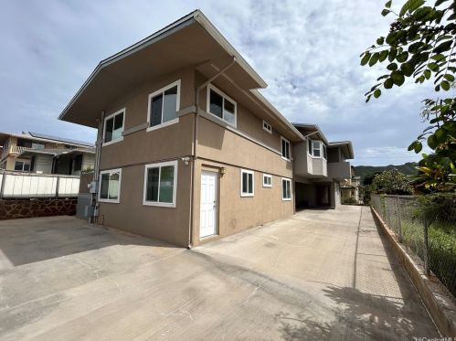 3237 Catherine St, Honolulu HI  96815-4149 exterior