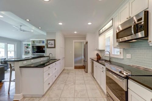 6405 Bridgewood Valley Rd, Atlanta GA  30328-2903 exterior