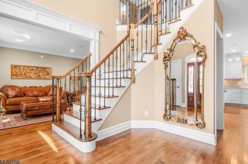1 Wadams Ct, Town Center, NJ 07052-1440