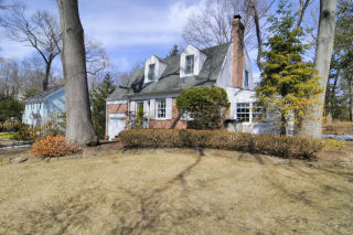 246 Hardenburgh Ave, Demarest, NJ 07627-1726