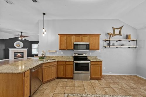 8904 Tyne Trl, Fort Worth TX  76118-7310 exterior